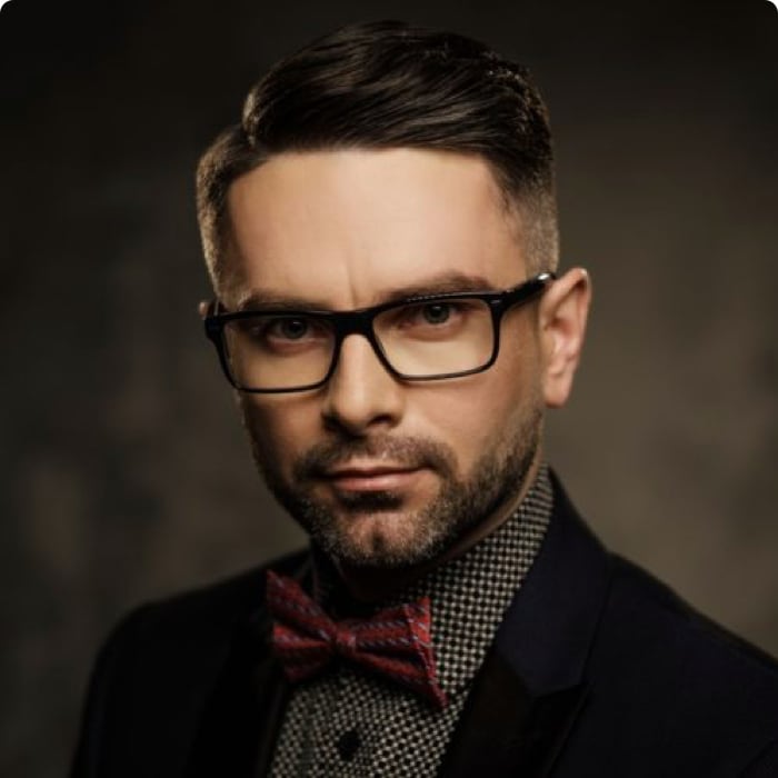 کامیار باقری